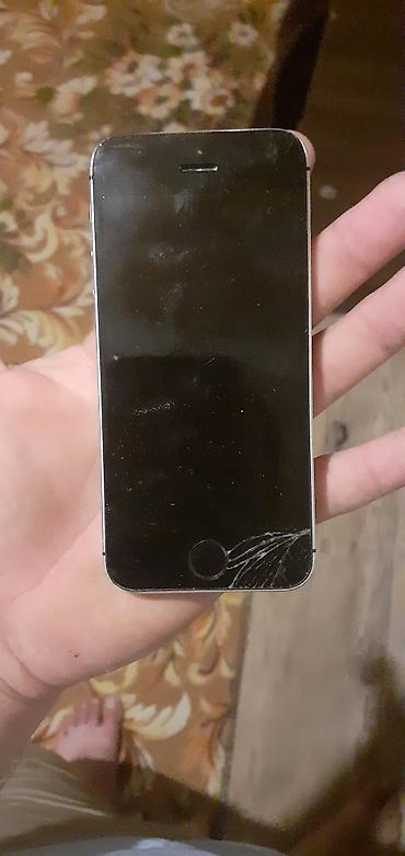 tab a9: IPhone SE, Gümüşü, Qırıq — 3
