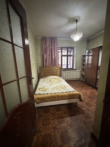 серая персидская кошка: 2 комнаты, 60 м², 106 серия, 4 этаж