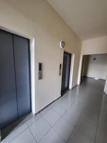berde kiraye: Abu Arenanın Prestij binasında 2 ci mərtəbədə yerləşən ofis icarəyə — 5