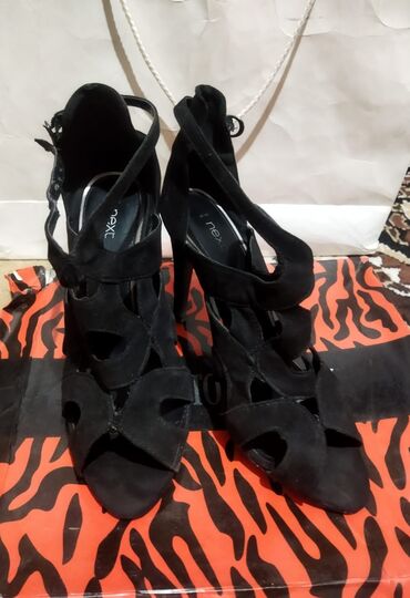 Digər ayaqqabılar: Brend: Next Model: Qara sandal tipli hündürdaban ayaqqabı