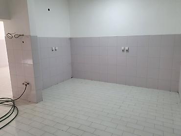 Radionice, postrojenja, fabrike: IZDAJEM ILI PRODAJEM POSLOVNI PROSTOR 250m2 i 4 ari placa. Objekat — 12