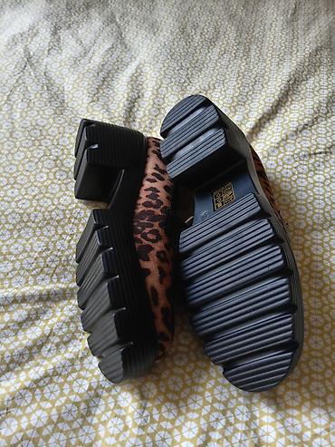 nike 25cm: Ženske loafer cipele sa životinjskim (leopard) printom - Model — 4
