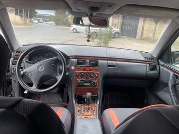 Mercedes-Benz: Mercedes-Benz E-Class (W210) sedan İdeal vezyetdedi maşın. Mator — 6