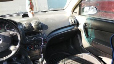 Chevrolet: Chevrolet Aveo sedan – ağ rəng, 4 qapılı, ön ötürücülü şəhər — 14