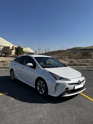 byd 06 ev: Toyota Prius: 2019 г., 1.8 л, Гибрид, Лифтбек — 3