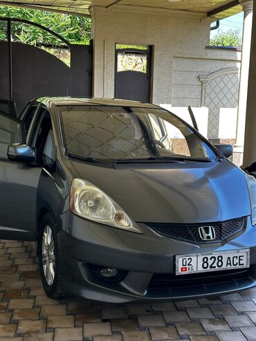 машина honda crv: Honda Fit: 2011 г., 1.5 л, Автомат, Бензин, Седан