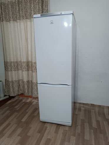 холодильник для напитков купить: Холодильник Indesit, Б/у, Двухкамерный, De frost (капельный), 60 * 185 * 60