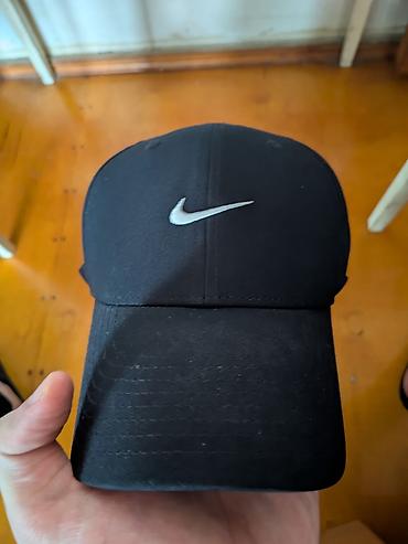 kepka: Original kepkalar. Tommy Hilfiger, Jordan rengi biraz gedib. Boss — 1