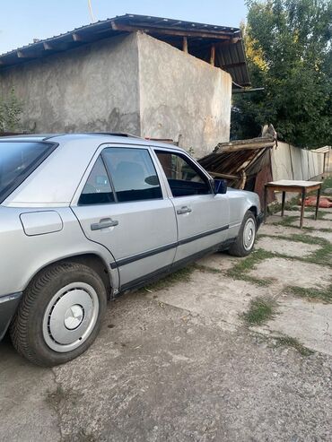 машина битая: Mercedes-Benz W124: 1988 г., 2.3 л, Механика, Бензин, Седан