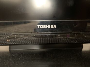 Б/у Телевизор Toshiba LCD 82" HD (1366x768), Самовывоз