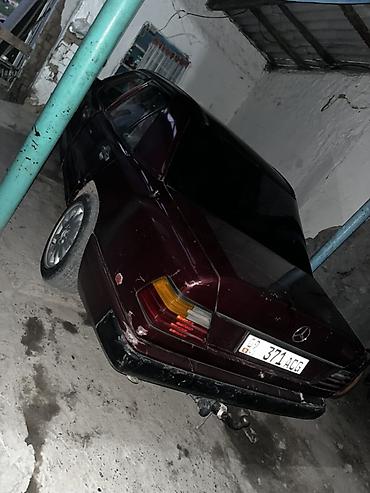 бекер уй: Mercedes-Benz седан (ориентировочно серия W124), бордовый дизель 3 — 1