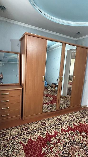 краватки: Спальный гарнитур, Б/у, Двуспальная кровать, Шкаф, Комод, цвет - Коричневый — 1