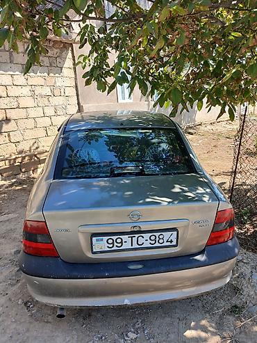 Opel: Opel Vectra B sedan - Kuzov: 4 qapılı sedan, boz rəng - Mühərrik və — 5