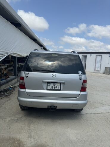 Mercedes-Benz: Mercedes-Benz M-Class: 3.2 l | 1999 il Ofrouder/SUV — 3