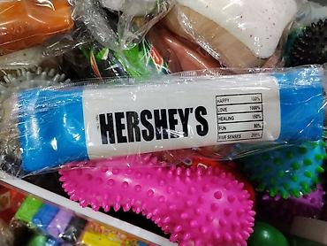 Антистресс-сквиш «HERSHEY’S» - Мягкая сжимаемая игрушка-сквиш в at lalafo.kg Антистресс-сквиш «HERSHEY’S» - Мягкая сжимаемая игрушка-сквиш в
