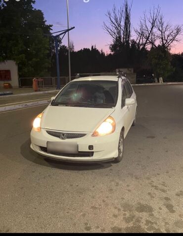 колф 3: Honda Fit: 2004 г., 1.3 л, Вариатор, Бензин