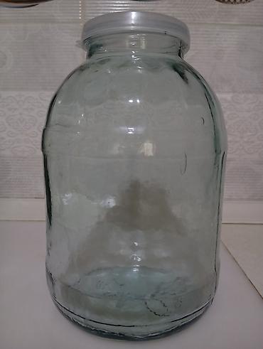 şüşə banka satışı: Şüşə banka – geniş həcmli, qalın divarlı, şəffaf rəngdə. Üst hissəsi — 1