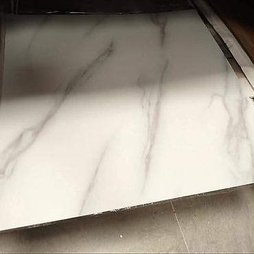 Ostali kućni dekor: 04. Podne obloge gumirane Samolepljive Cena po komadu 550 din — 1