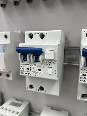 avtomat: Elektrik avtomat, 3 faza, 415 Vt, Ödənişli çatdırılma, Ünvandan götürmə — 4