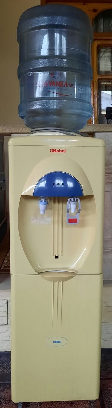 qazli su aparati: Dispenser İşlənmiş