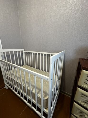 шкафчик в ванную комнату: Oğlan və qız üçün, Dördbucaq, Beşik, Dəstsiz, Matras ilə, Yellənmə mexanizmsiz