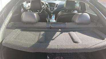 Hyundai: Hyundai Veloster, qara rəng, 3 qapılı (iki tərəfdə asimmetrik qapı — 8