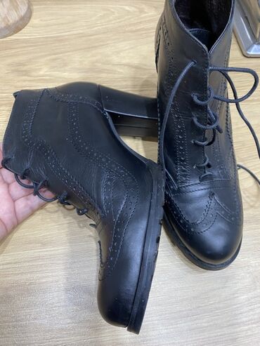 Gležnjače: Gležnjače, Antonella Rossi, 38 — 2