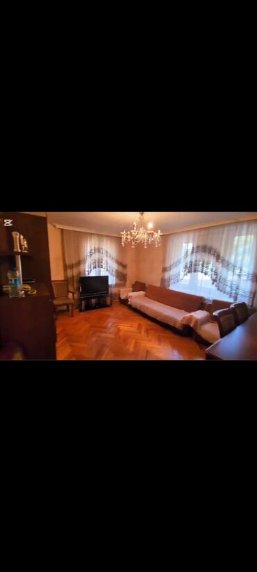 Гаражи: 20 yanvar metrosu a yaxin 9/3 mertebesinde 3 otaqli ev 600 azn evin