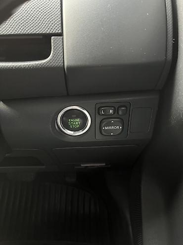 285 65 20: Toyota Vitz: 2006 г., 1.3 л, Автомат, Бензин, Хэтчбэк — 9