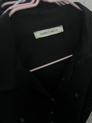 Рубашки: Стильные женские рубашки выполненные из легкой ткани. Размеры разные — 6