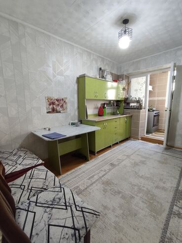 продажа квартир тунгуч: 3 комнаты, 75 м², Индивидуалка, 3 этаж, Старый ремонт