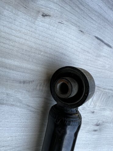 Амортизаторы, пневмобаллоны: Задний амортизатор Hyundai 2020 г., Б/у, Оригинал, США — 15