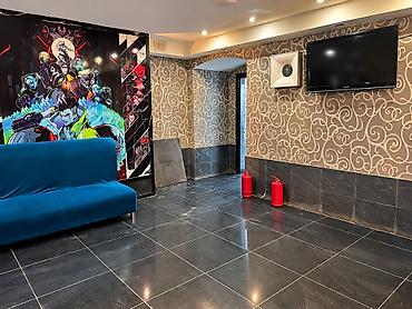 MƏRKƏZDƏ — Xəqani küçəsində icarəyə verilir: 101.6 m² kommersiya
