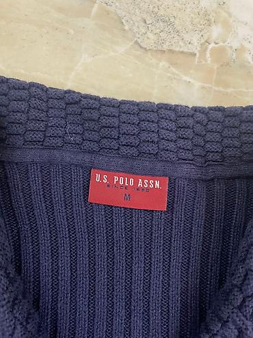 Кофты, свитеры: U.S. POLO
Раз. S M б/у
В идеальном состояние
Качество 
Не скатывается — 2