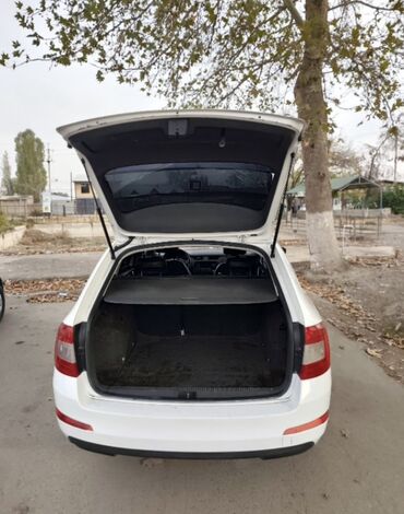 Skoda: Skoda Octavia: 2015 г., 1.6 л, Механика, Бензин, Универсал — 9