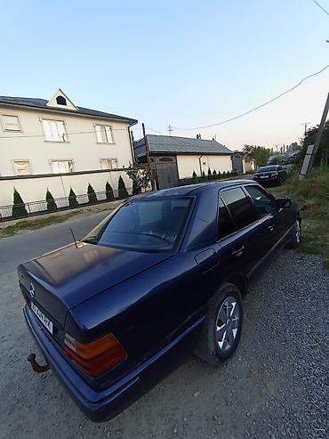 атего 1223: Mercedes-Benz W124: 1989 г., 2.3 л, Механика, Бензин, Седан — 1