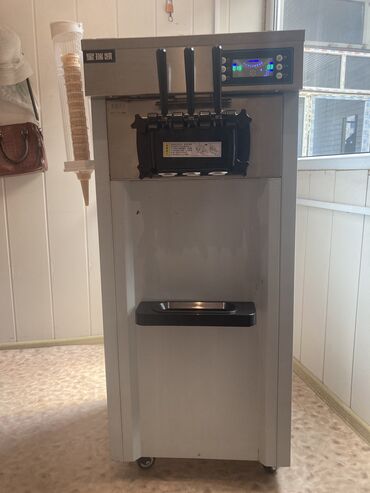 Другое оборудование для фастфудов: Аппарат для мороженого (Фрейзер) Фрейзер мягкого мороженого Состояние