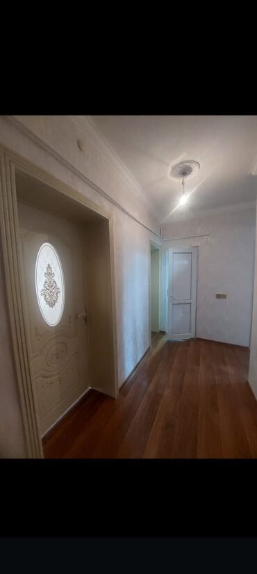 Yeni tikili: Gəncə şəhəri Dəyirman dairəsi Bol market və Baku electronicslə üzbəüz — 1