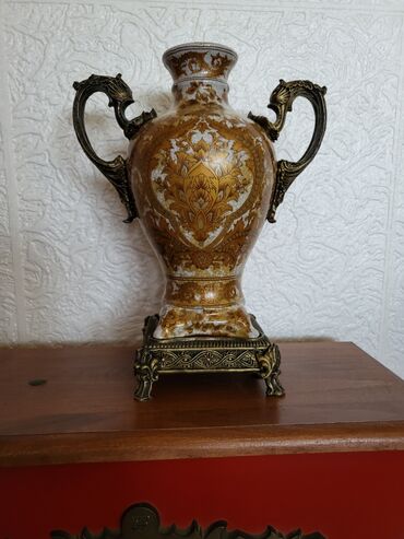 Ostali kućni dekor: Vaza nova iz 50ih god. porcelan,neka vrsta legure. rucni rad — 4