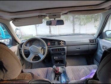 мазда седан: Mazda 626: 1989 г., 2 л, Механика, Бензин, Седан