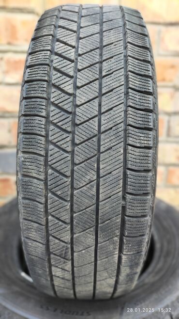 Шины: Шины 195 / 65 / R 15, Зима, 1 шт, Легковые, Япония, Bridgestone