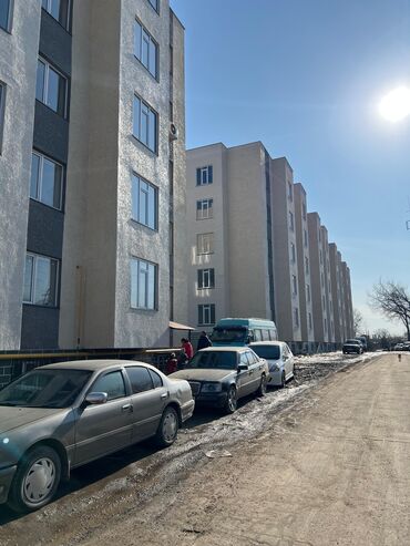 ош кивартира: 1 бөлмө, 39 кв. м, Элитка, 4 кабат, ПСО (өзү оңдоп түзөтүп бүтүү үчүн)