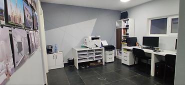 продаю помещение под офис: Сдаю Офис целиком: 32 м², В административном здании, С ремонтом, С отдельным входом — 10