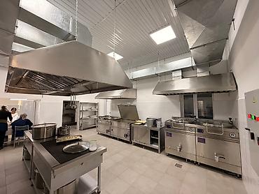 Установка вытяжек и вентиляции: Вентиляция Промышленные вытяжные зонты и система вентиляции для — 34