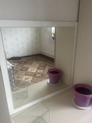 дом для кур: Срочно продается идеальное зеркало 90x90 см для салона красоты!