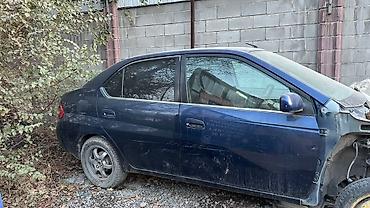титановый: Toyota Prius: 2001 г., 1.5 л, Вариатор, Гибрид, Седан — 2