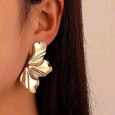 Minđuše: Mindjuse 1500 din/par
💋 — 2