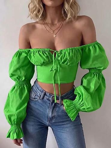 stefano baletanke: Ženska crop bluza sa spuštenim ramenima i puf rukavima Bluza: 2300 — 2