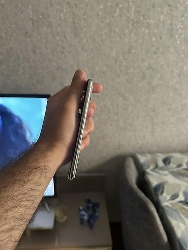Apple iPhone: IPhone X, 64 GB, Gümüşü, Face ID — 2