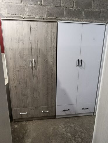 Шкафы для одежды: Шкафы-купе/распашные и табуреты с мягким сиденьем Описание: - — 8